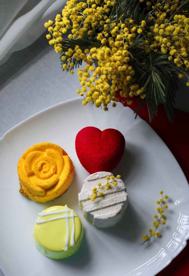 pleasant plating cupcakes on white ceramic plate